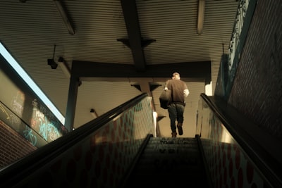 New Half-Life Mod Lets You Save Everyone, But Uh…Good Luck With That